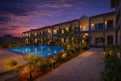 Lavender Hotels With Swimming Pool - Statue Of Unity, Tilakwada