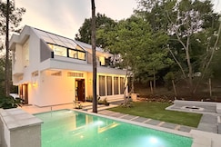 Ciel pool villa, Omalur