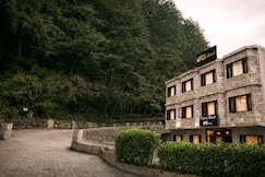 DLS Kapoor Resort, Manali