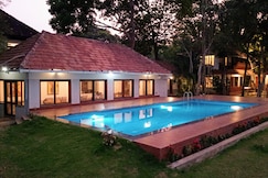 Shantitheeram Ayurveda Lakeside Heritage Resort, Alleppey
