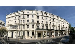 جراند بلازا سيرفيسد أبارتمنتس, 