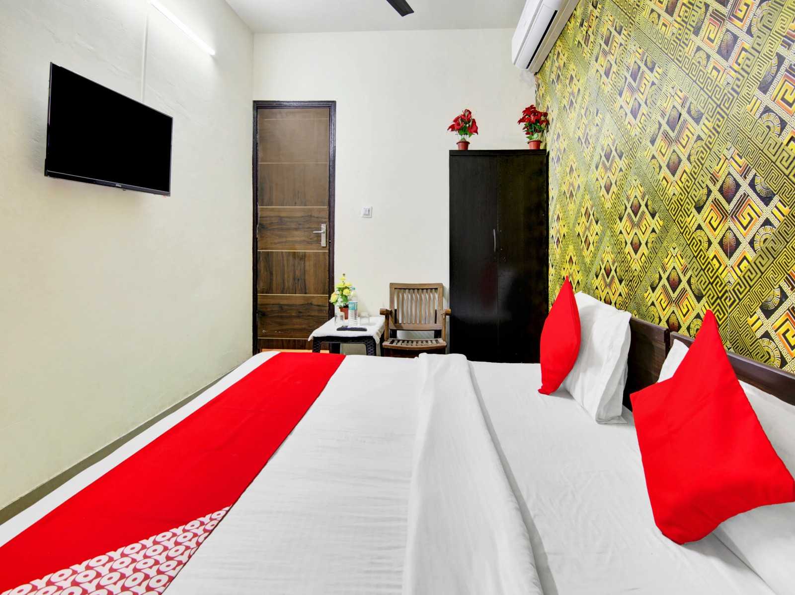 Hotel O VIVAAN RESIDENCY - Tap to explore photos