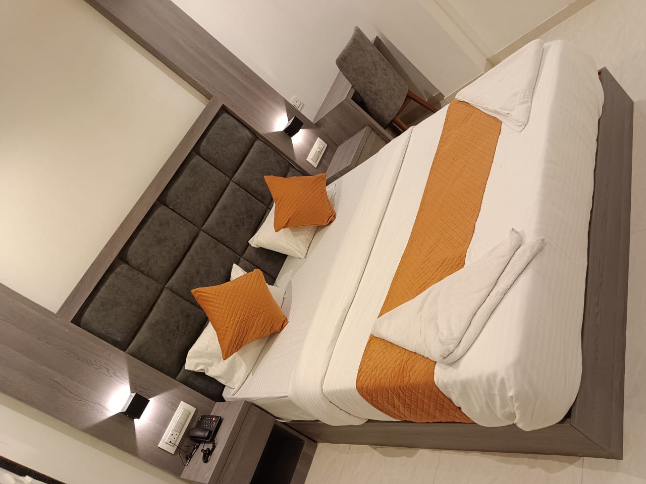 Hotel Metro Inn - Dahisar - Tap to explore photos