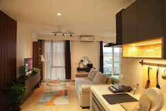 Luxora Stays | Beside Airport | Entire Apartments, Pune