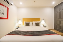 Super Townhouse 557 Near Golf course road, Gurgaon