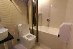 Eurotel Las Pinas, Dasmarinas