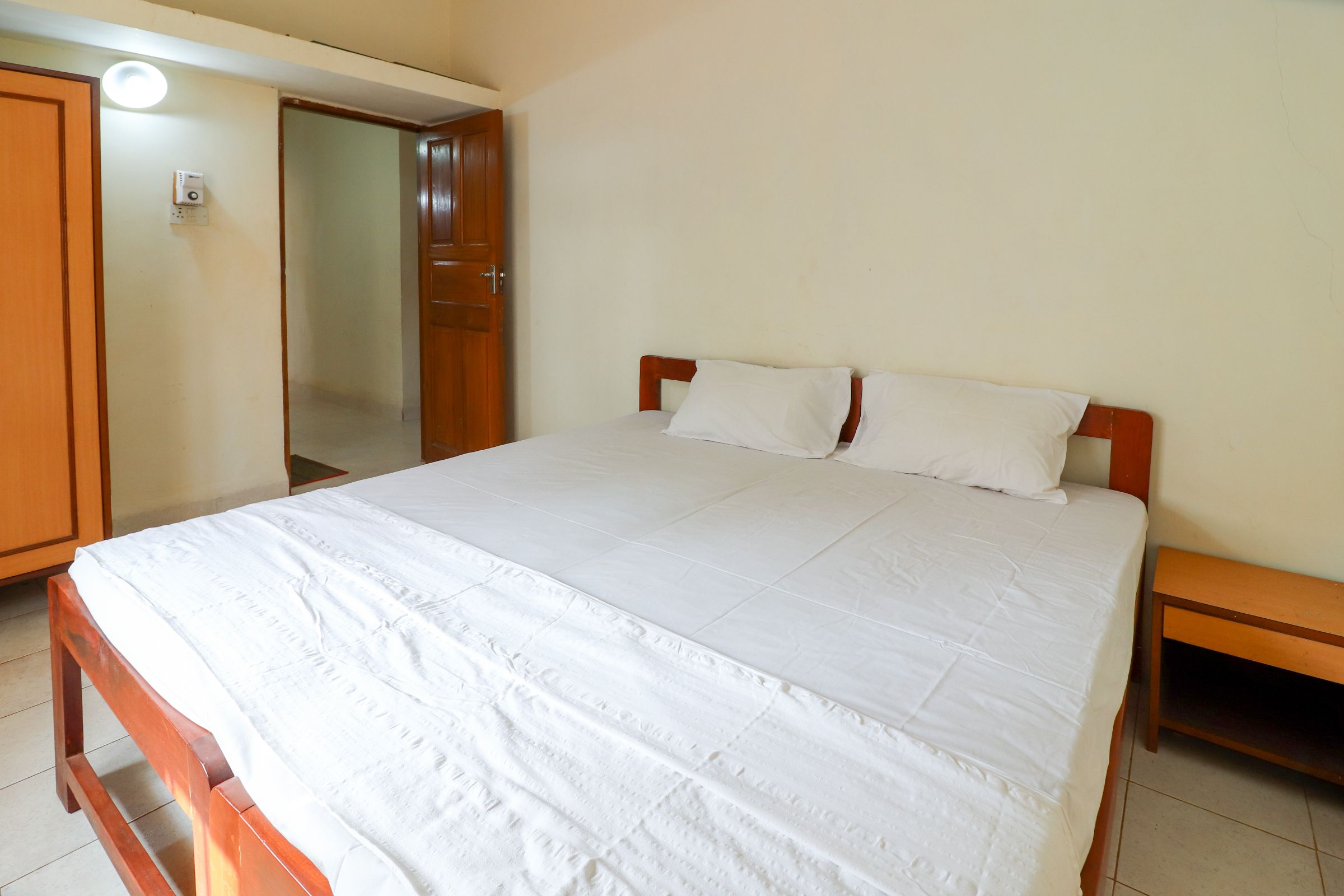 EMIDA Holiday Apartments - Tap to explore photos