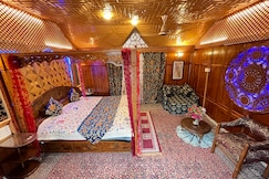 Young Shahzada Group Of Houseboats, Srinagar