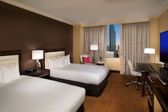 Hilton Minneapolis, Stearns