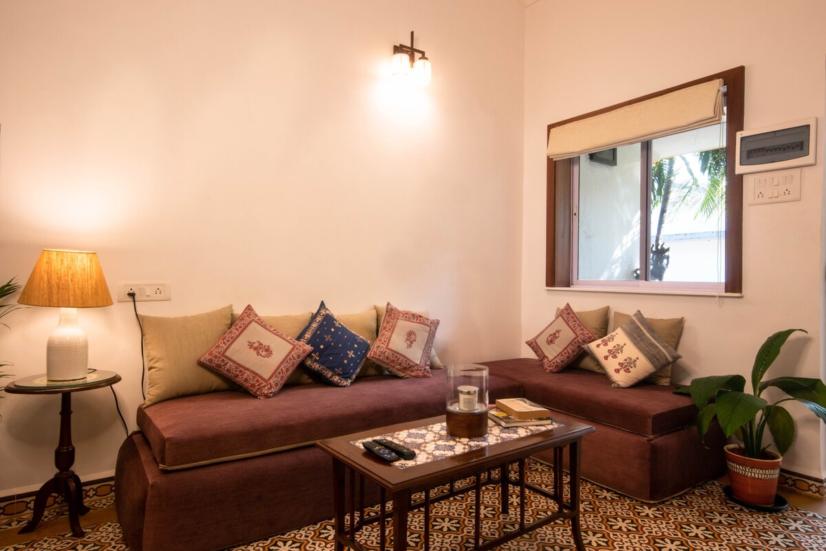 Goan Style One Bedroom Cottage in Anjuna - Tap to explore photos