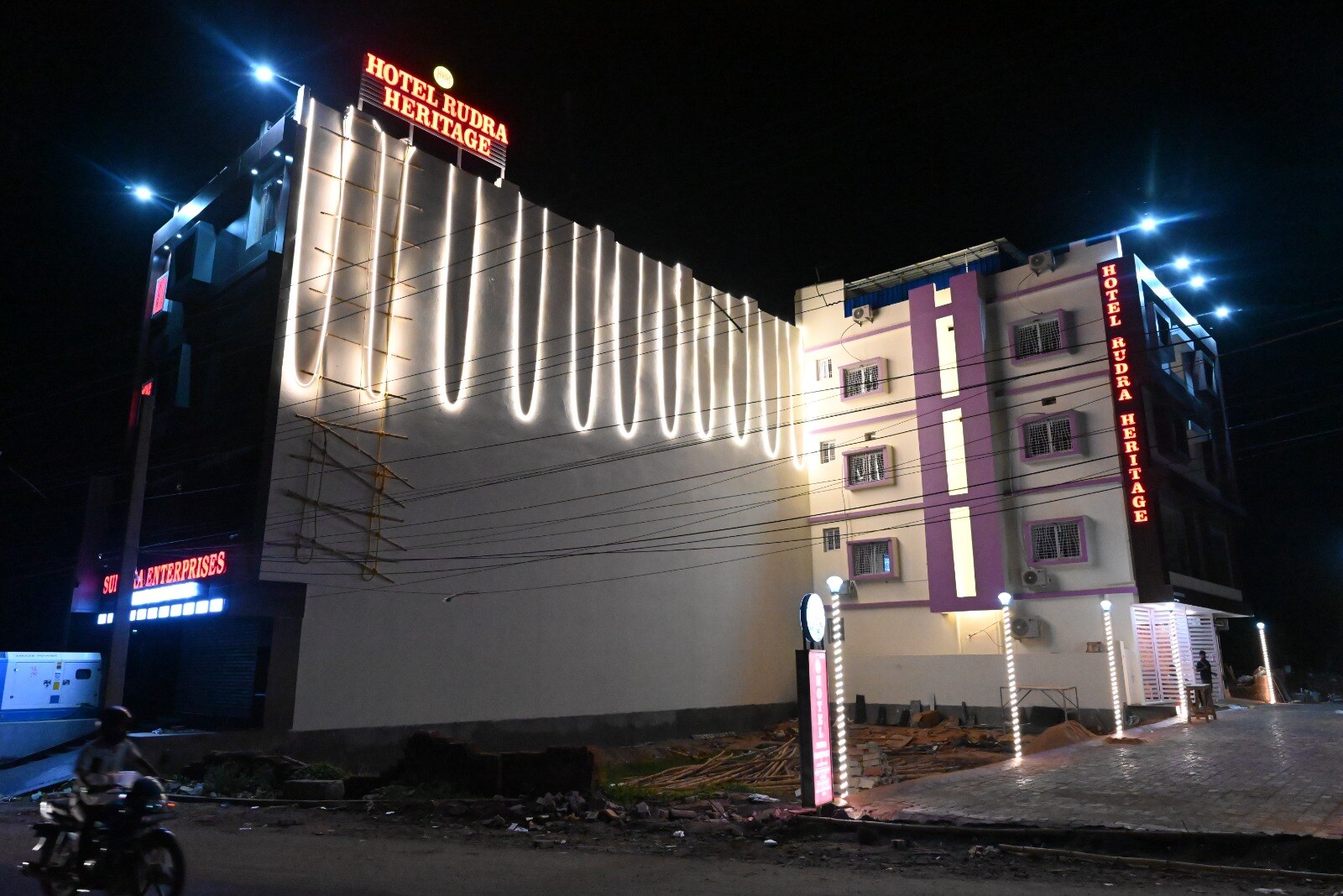 Hotel Rudra Heritage - Tap to explore photos