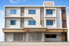 Hotel Rich Palace, Jalgaon
