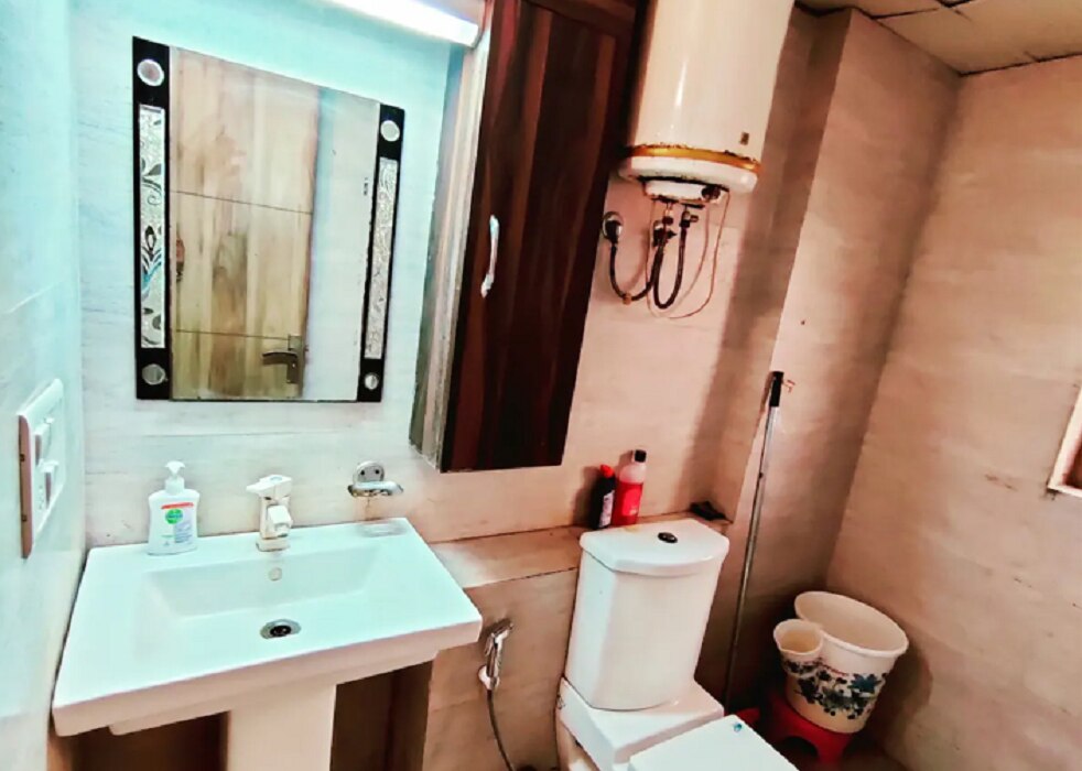 JS Homestay - Tap to explore photos