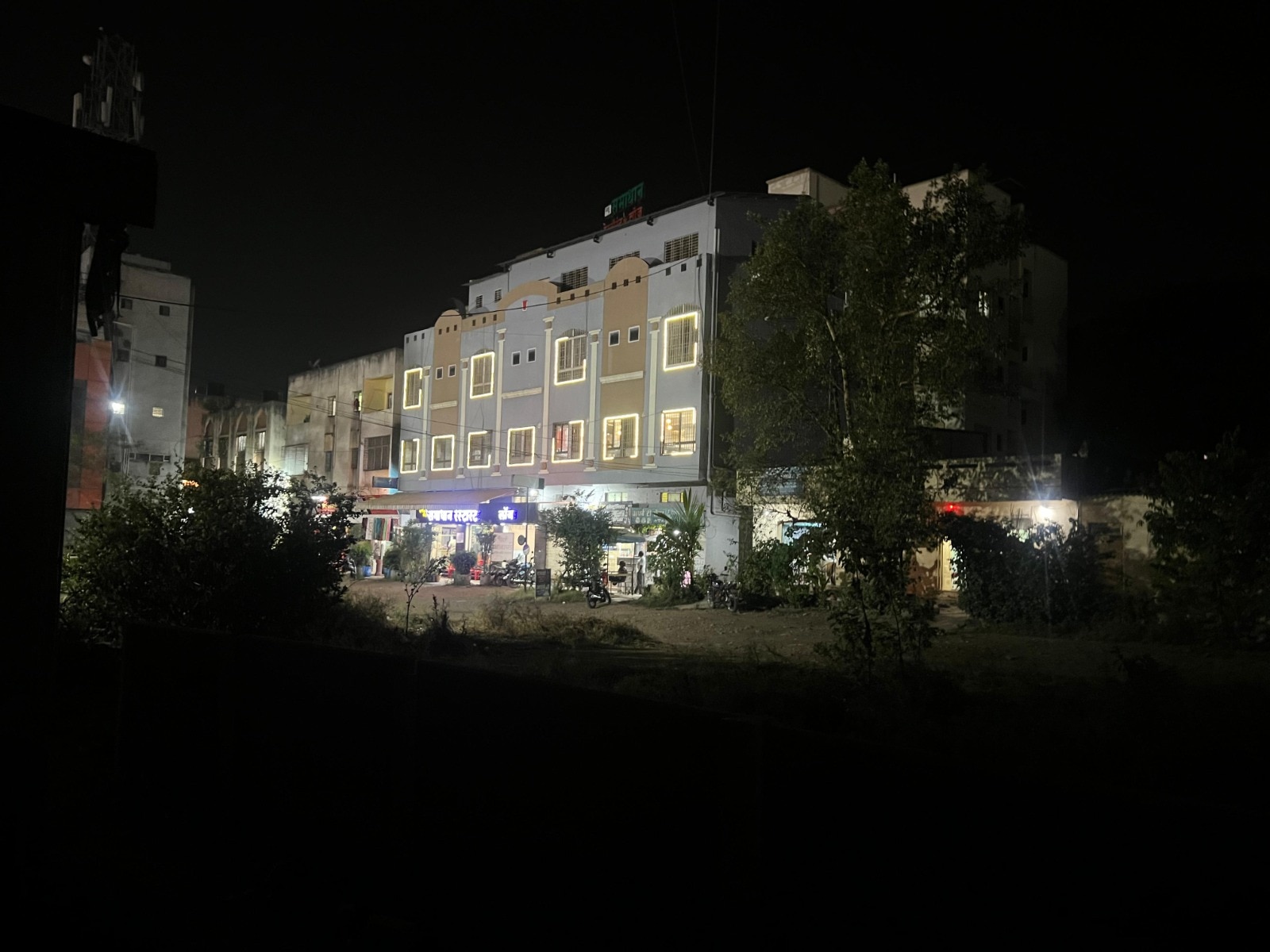 Hotel New Samadhan - Tap to explore photos