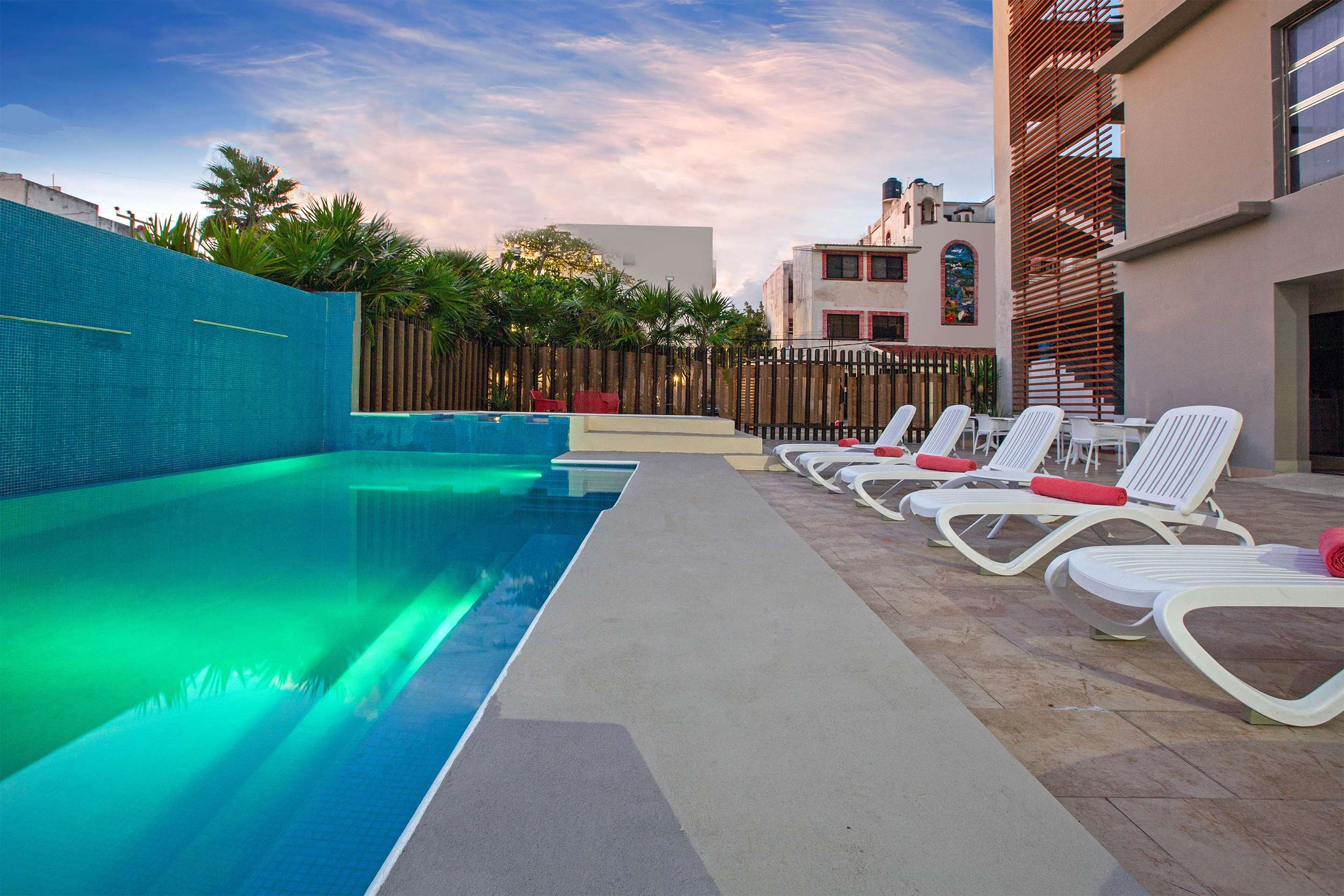 Wyndham Garden Cancun Downtown - Tap to explore photos