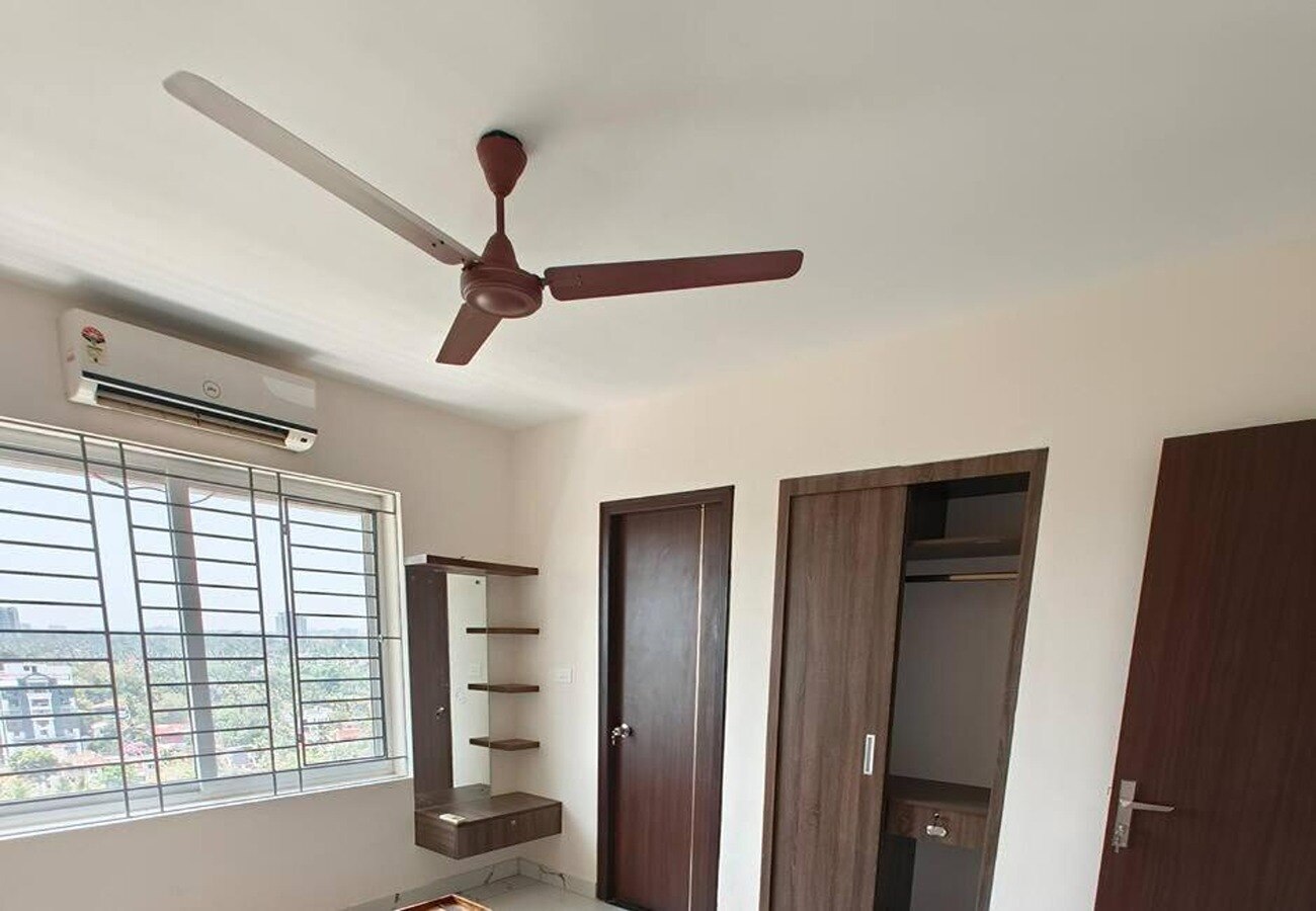 Sky Oasis: Luxe 3BHK Apartment - Tap to explore photos
