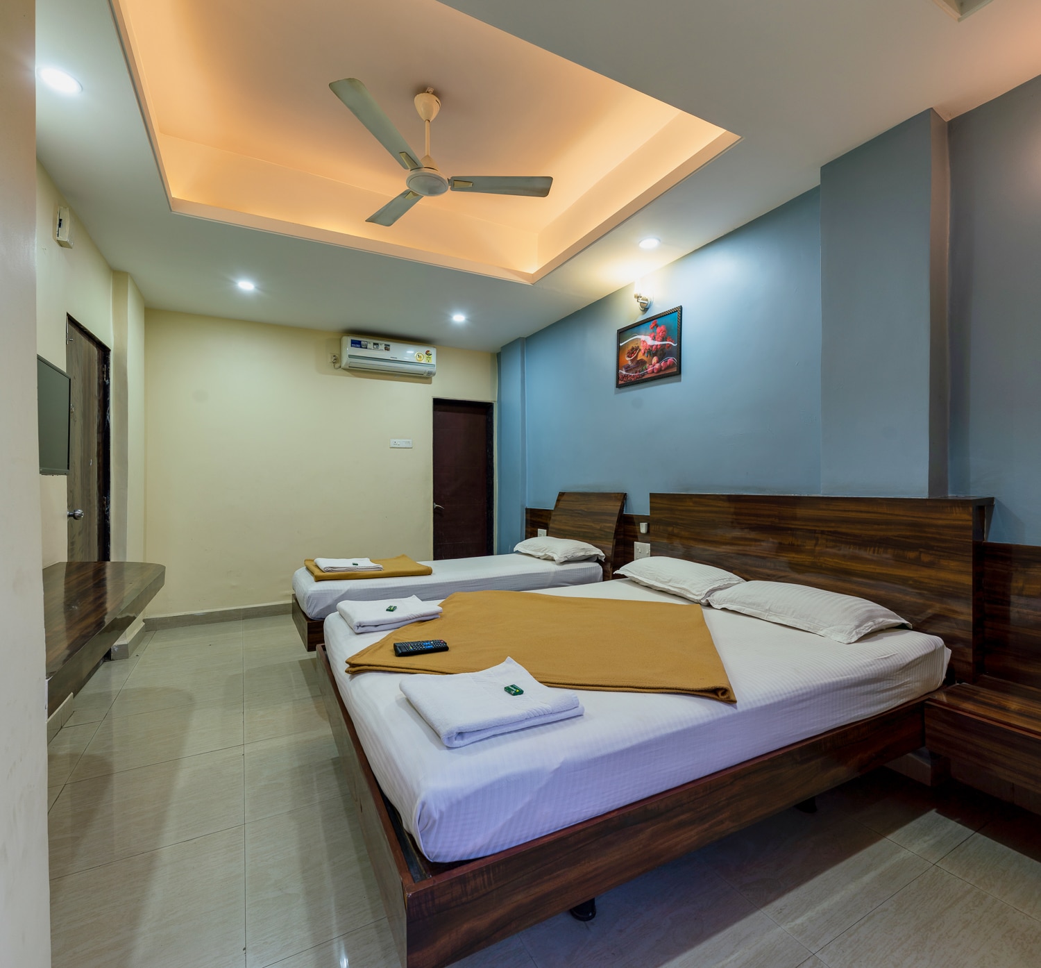 Hotel Radhakrishna 4