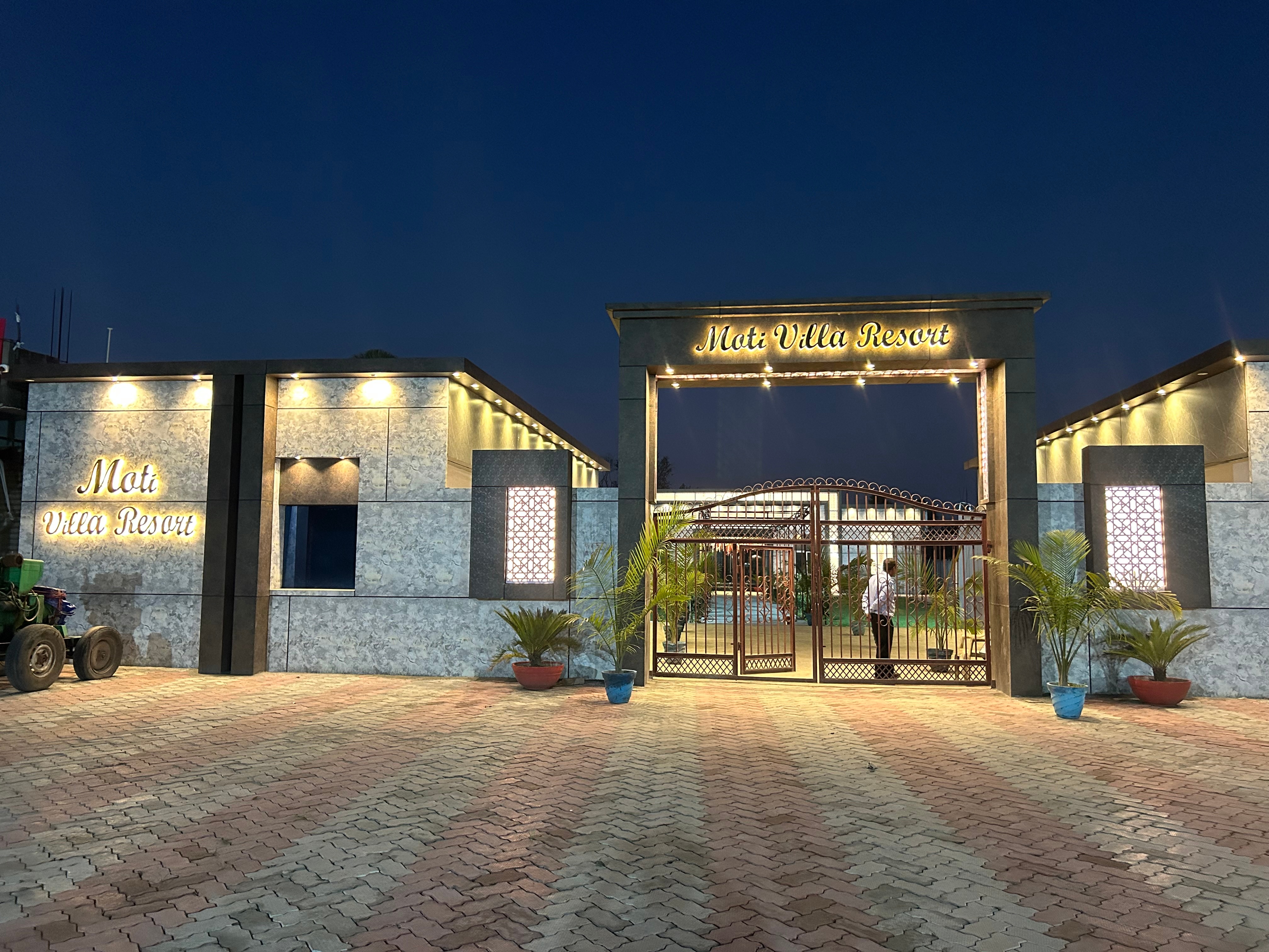 MOTI VILLA RESORT - Tap to explore photos