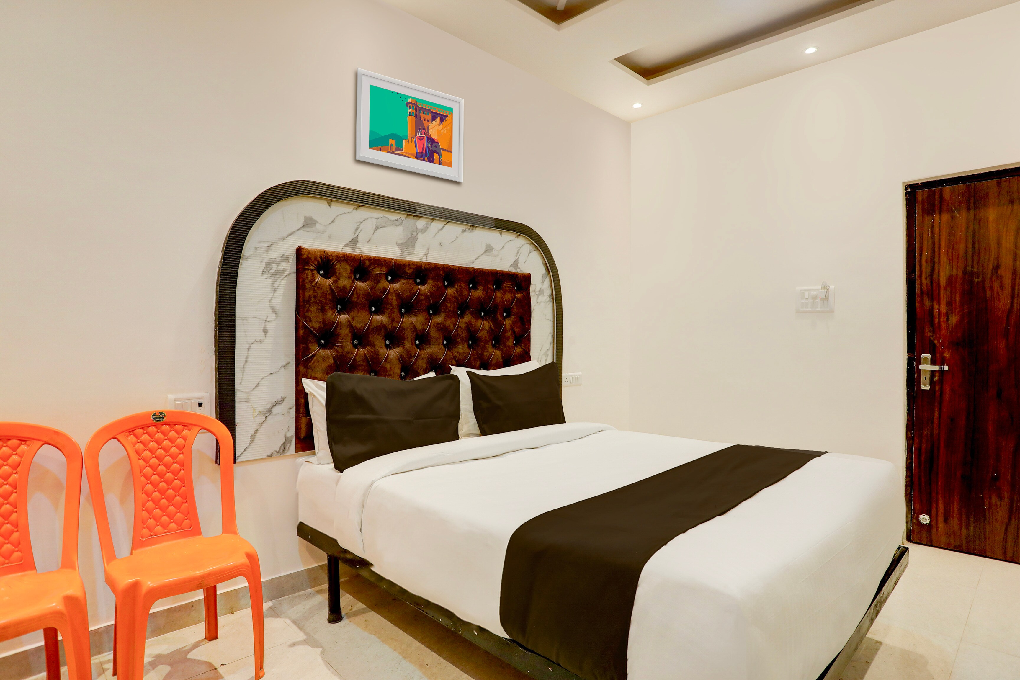 Hotel O SHIVA VALLEY HOTEL - Tap to explore photos