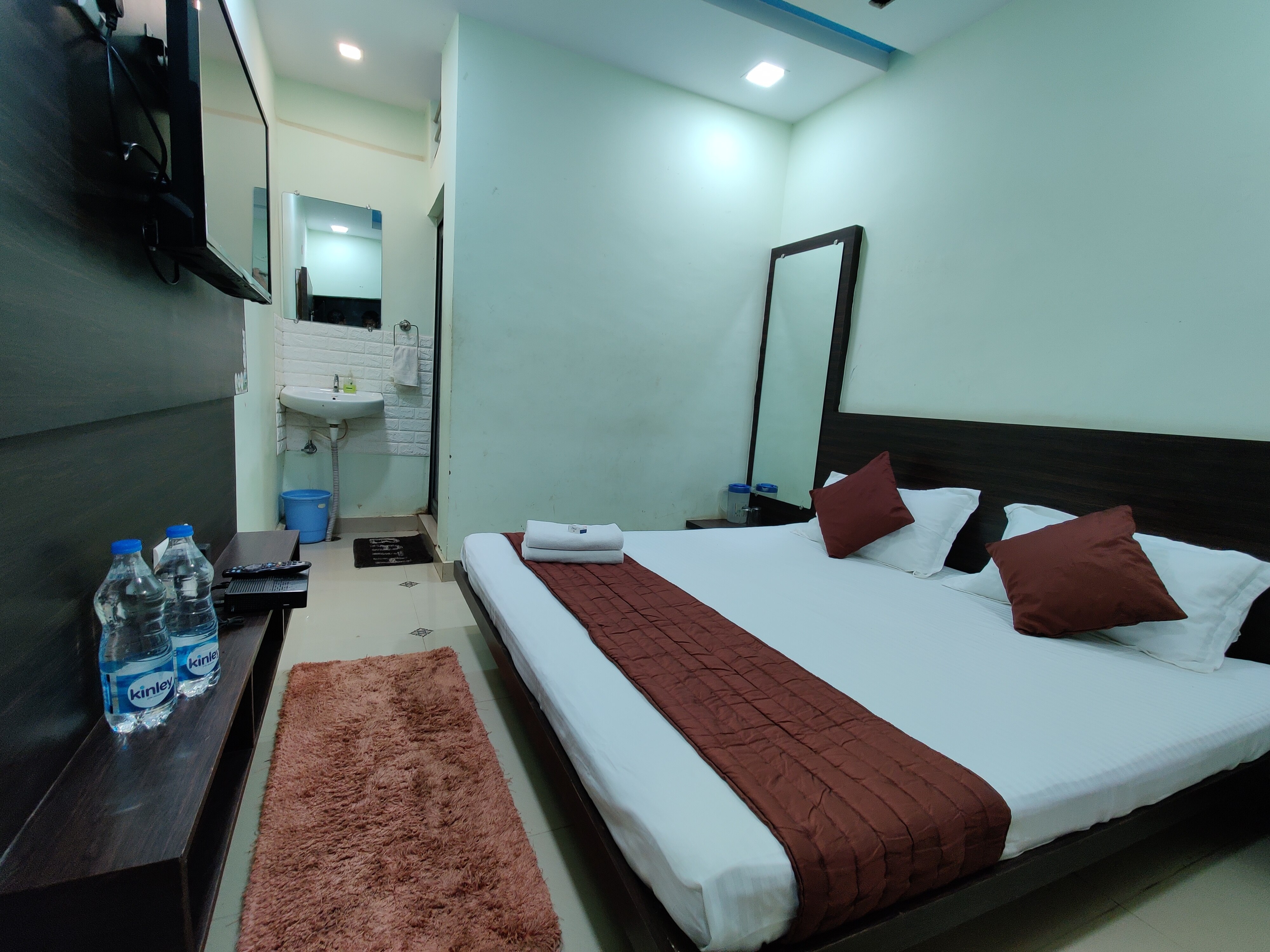 Hotel Relax Inn (Home Stay) - Tap to explore photos
