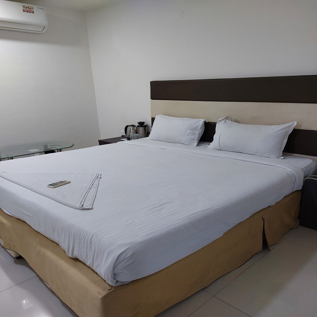 MBK GUEST HOUSE - Tap to explore photos
