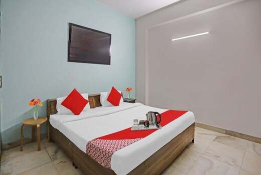 Hotel O Premium Stay Near Dlf Avenue Saket