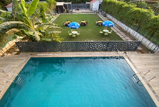 GoBravo 12 -Vansh 4Bhk Farm with Pool and Garden Sec 135 Noida