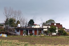 The lali buransh Home stay, Sitarganj