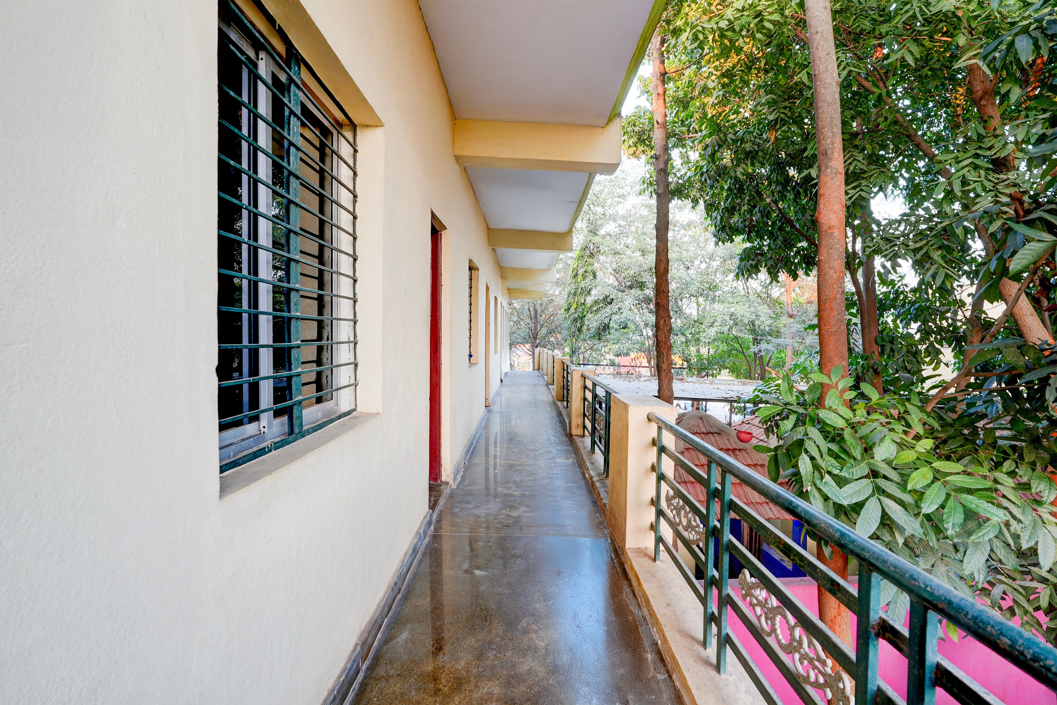 Hotel O Mayuri Lodge - Tap to explore photos