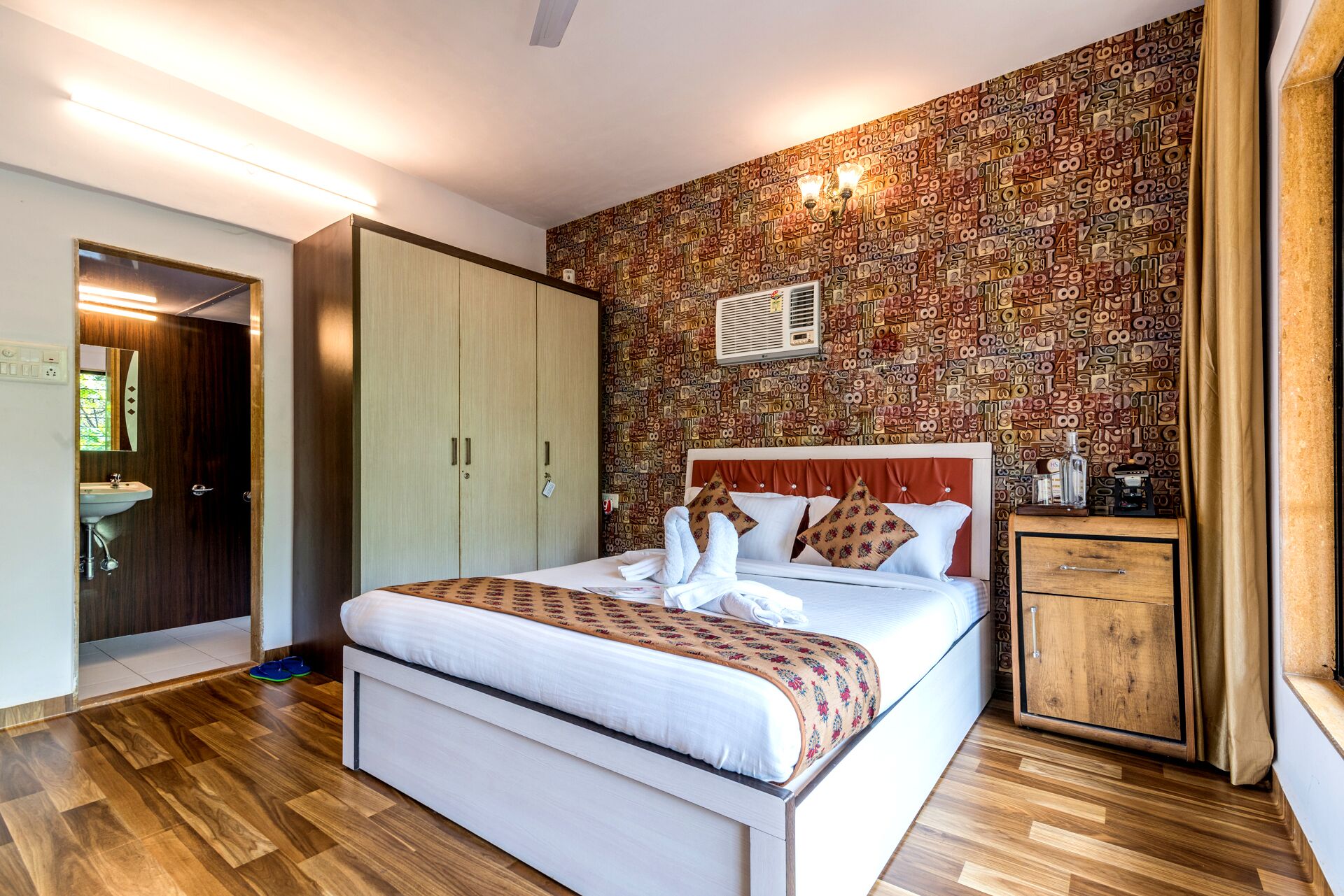 Homevilas 4610 Pleasant And Bright 2 Bhk Service Apartment