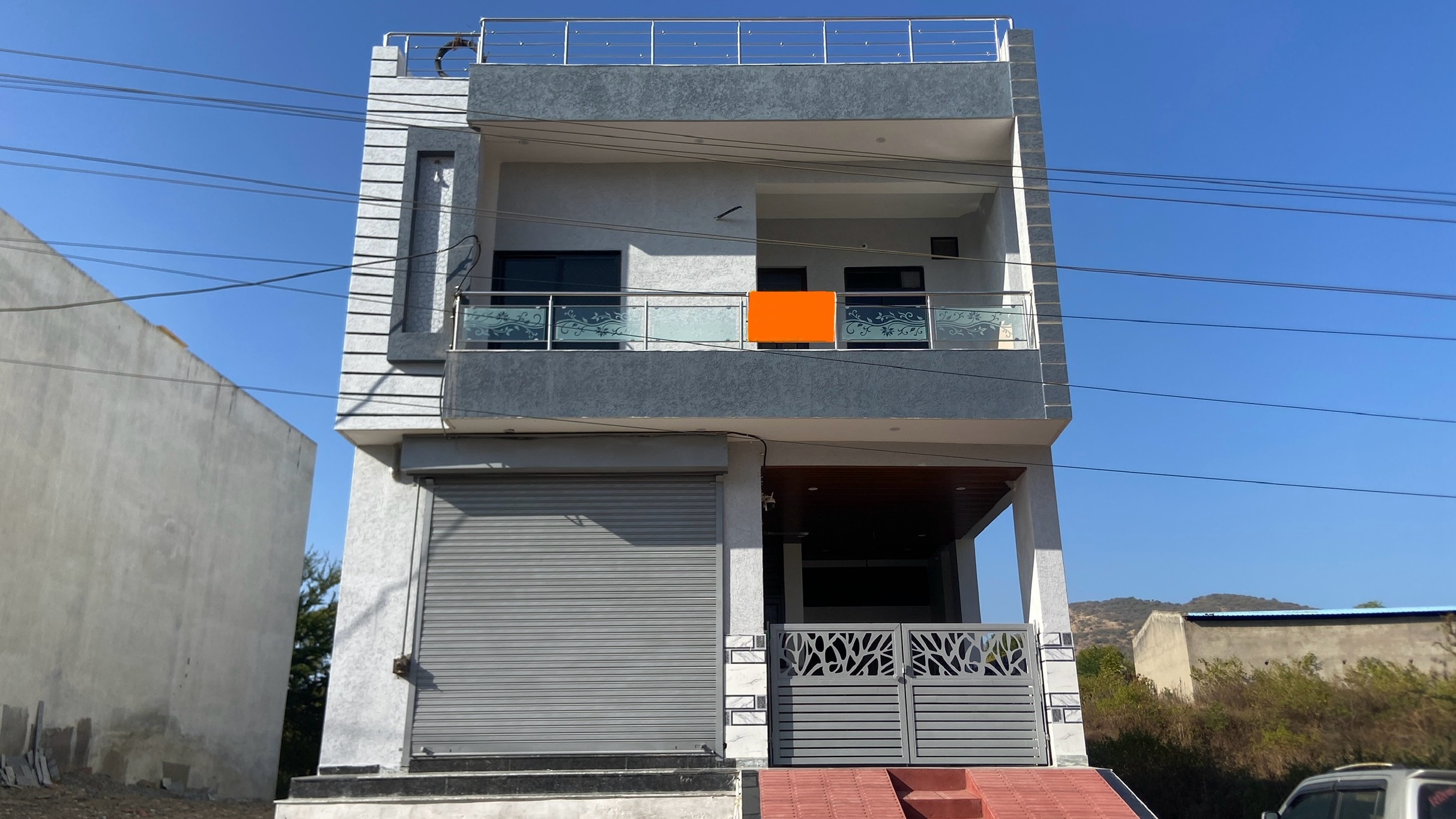 Sujan Soram villa - Tap to explore photos