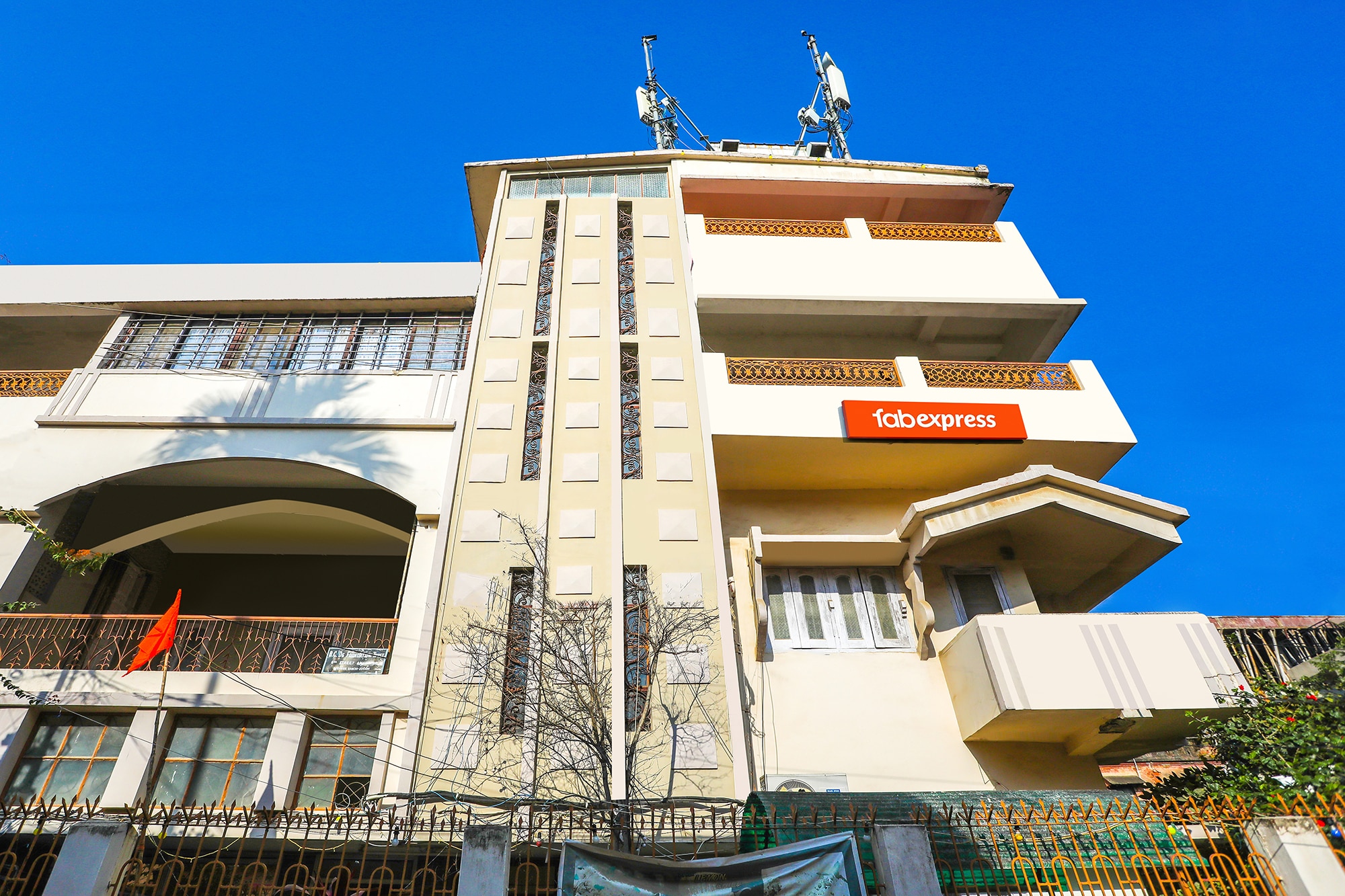 FabExpress Corporate Stays - Tap to explore photos