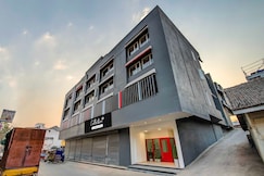 Collection O Pune Mandai Metro Station, Pune