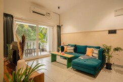 ZIVAH 1BHK LazyDazeStays Near Thalassa BoilerMaker, Goa