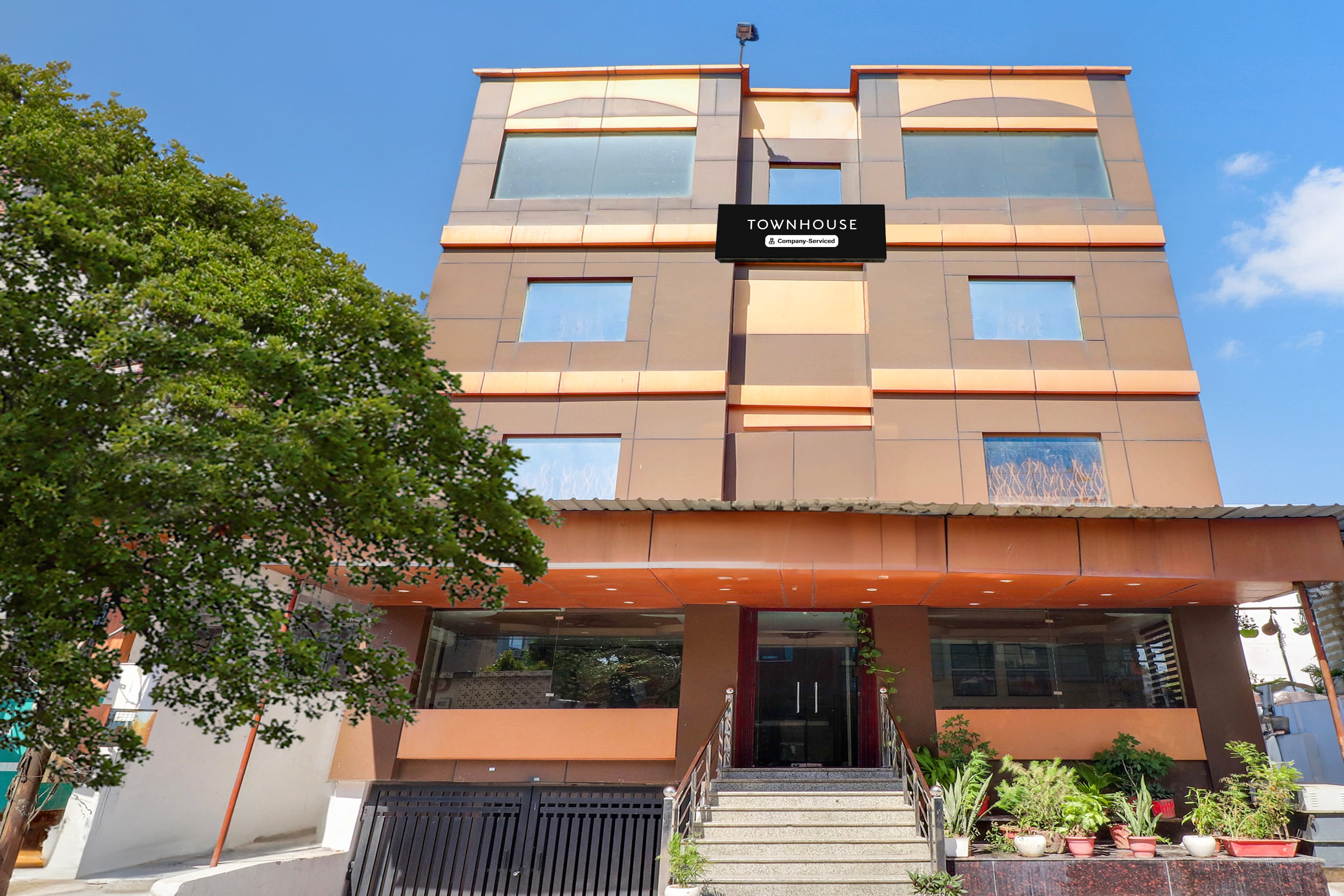 Townhouse Haridwar Near Har Ki Pauri - Tap to explore photos