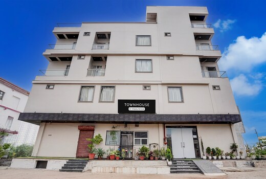 Townhouse Naya Nohra Crossway Kota Formerly Hotel Sterling