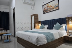 Hotel The Sky Blue & Caffe, Ayodhya