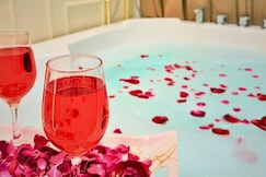 Jacuzzi With Cityview By Cayetana | Near Airport, Jaipur