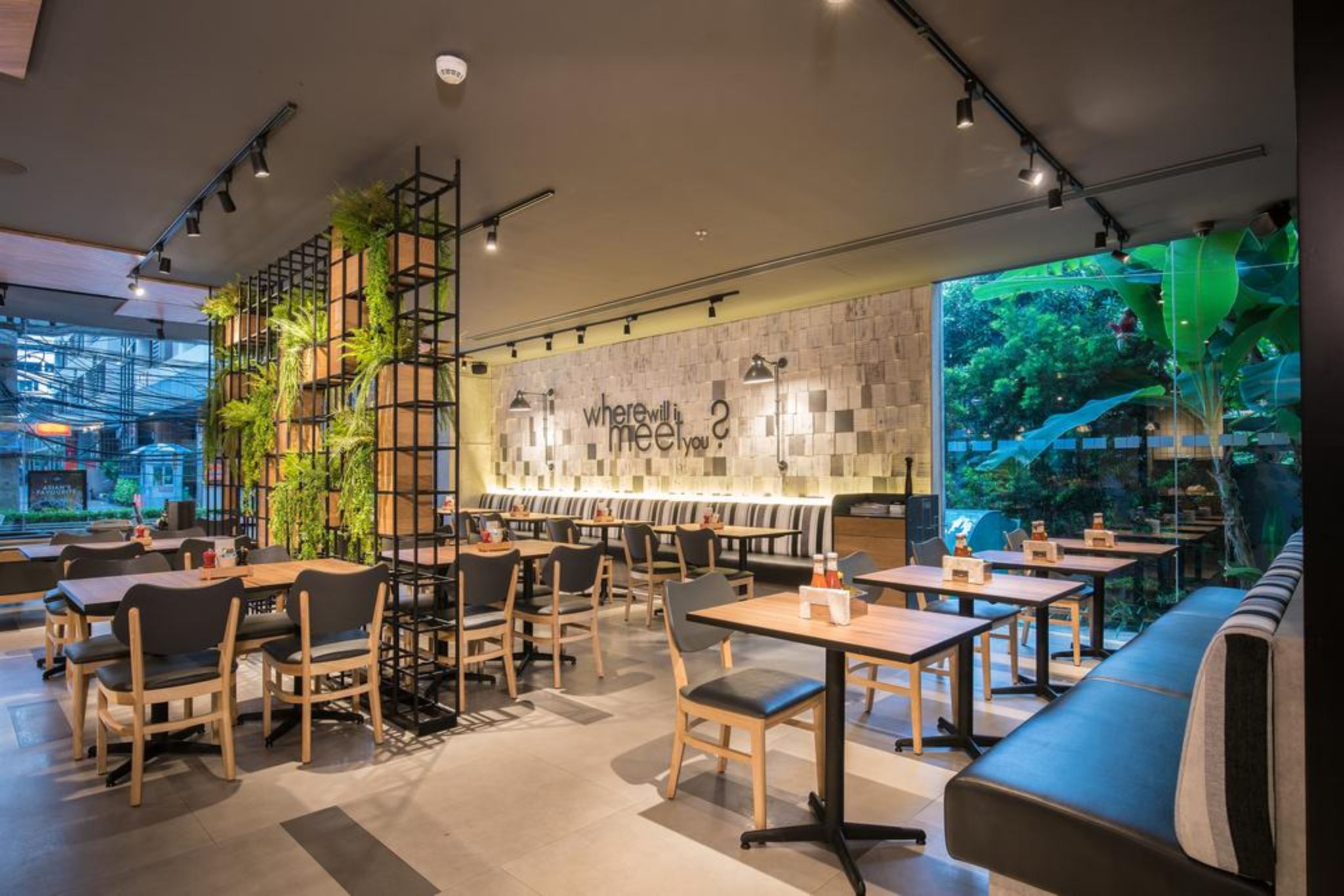 Holiday Inn Express Bangkok Sathorn Sha Plus Bangkok Start From Sgd 49 Per Night Price Address Reviews