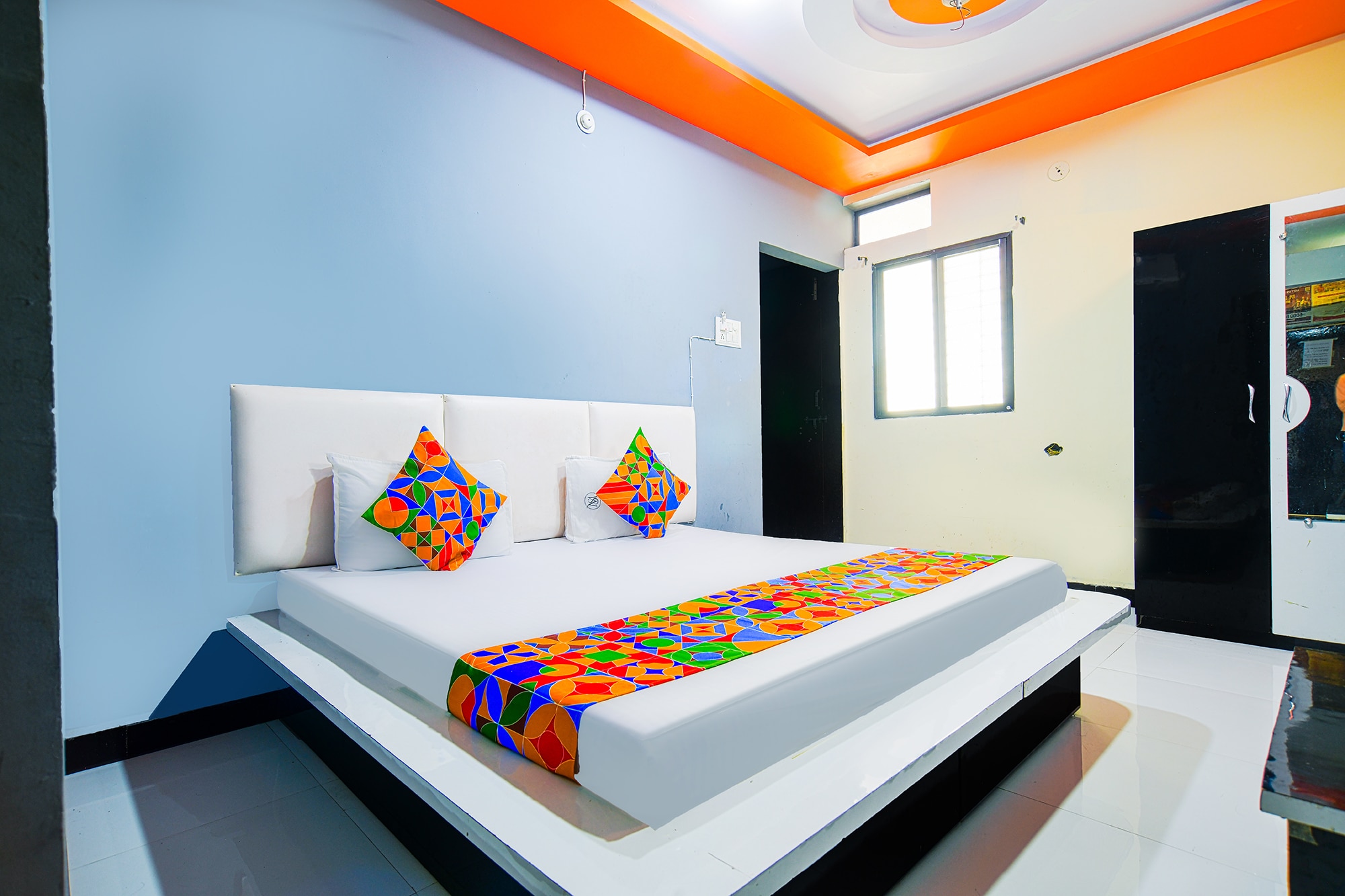 FabHotel Shree Moti Palace - Tap to explore photos