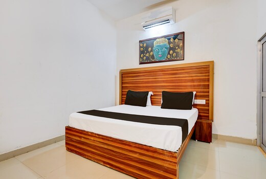 Hotel O Royal