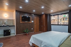 Peaks n pines, Nainital