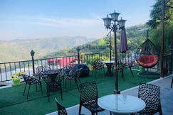 Smokey Castle Homestay & Cafe Mukteshwar, Mukteshwar