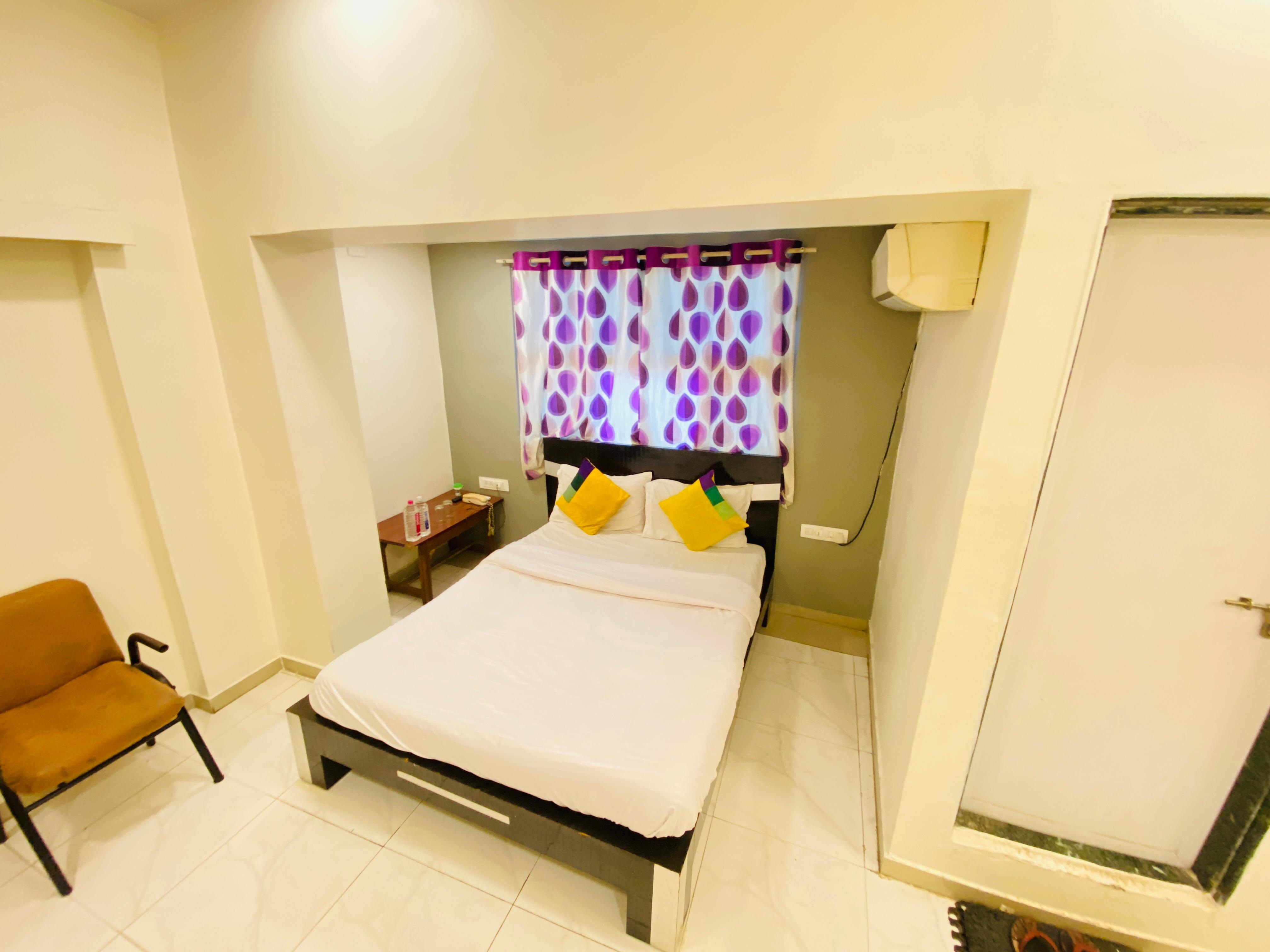 Hotel Aakash Navrangpura - Tap to explore photos