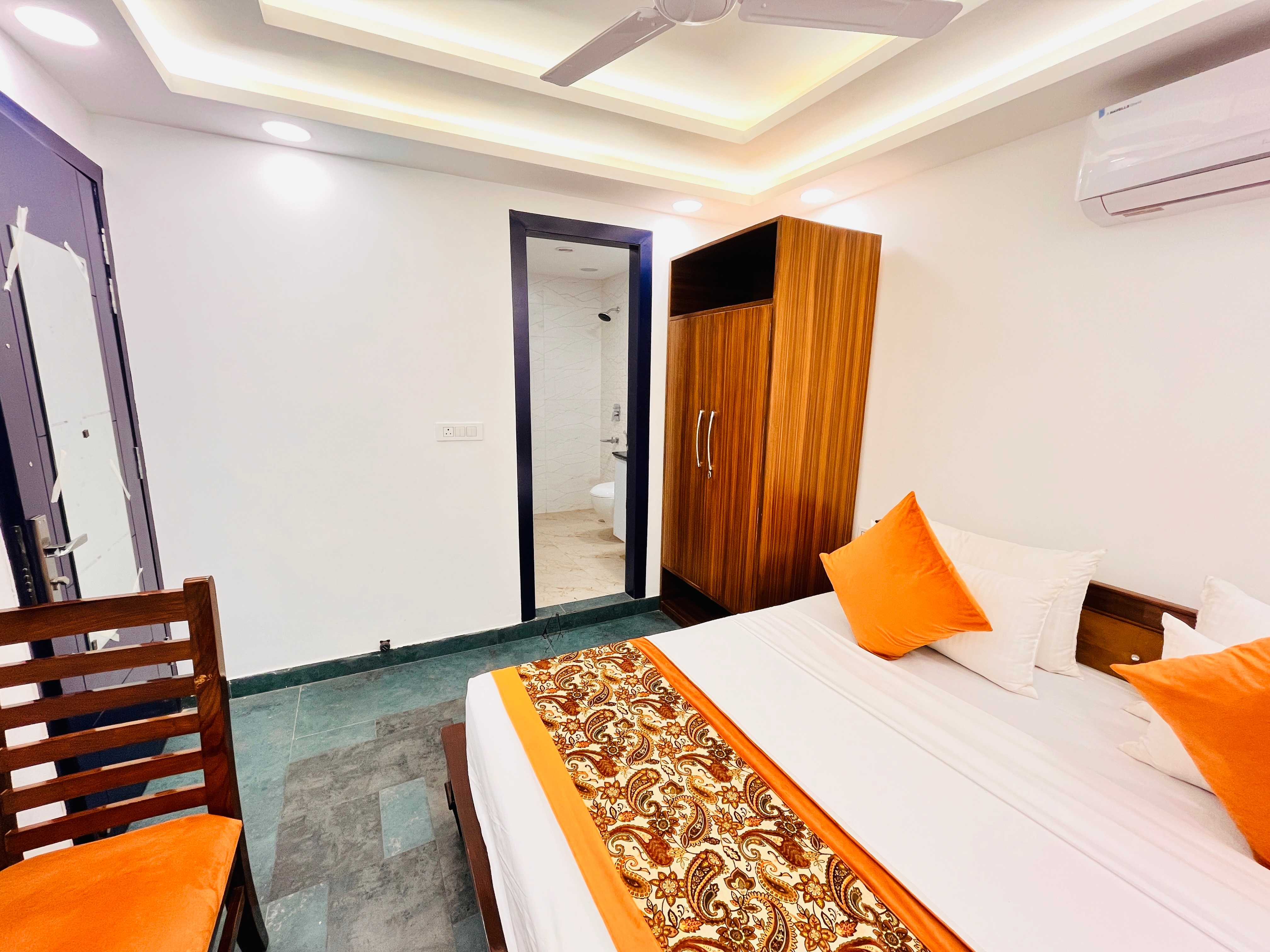 Hotel Green Galaxy - Green Park South Delhi - Tap to explore photos