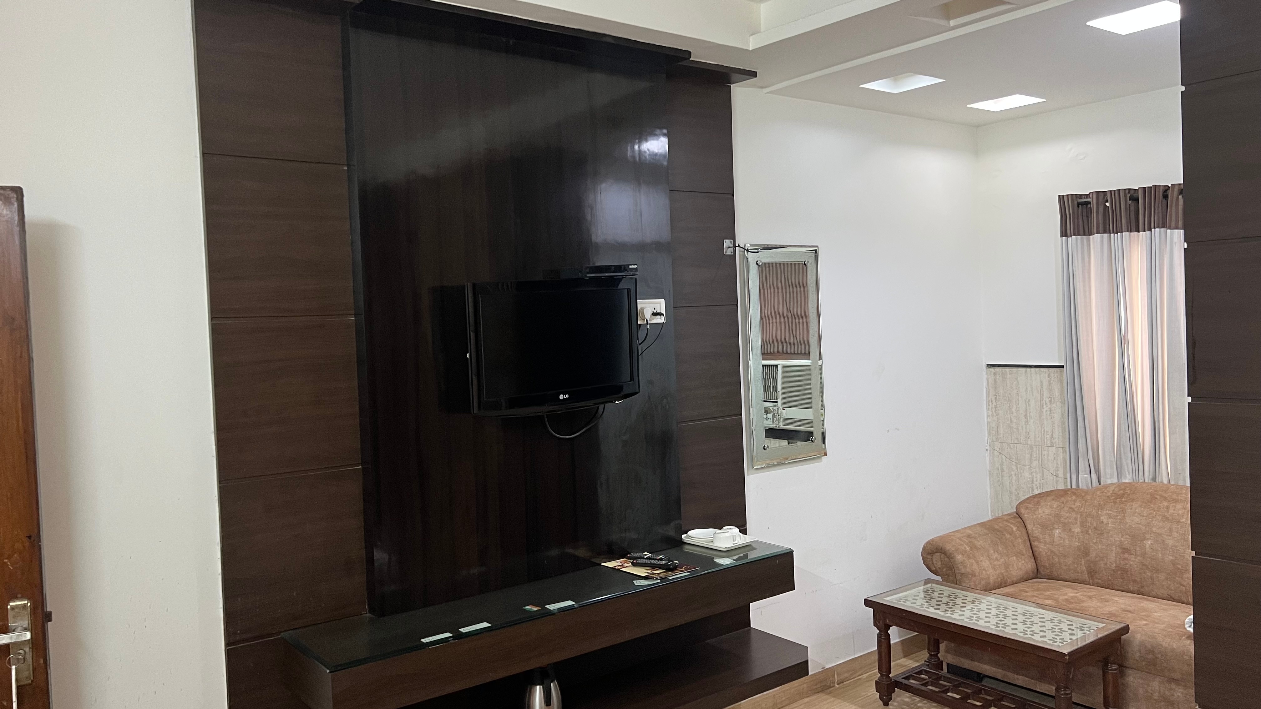 Hotel Ashirwad Near Old Delhi Railway Station - Tap to explore photos