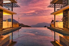 Chandys Drizzle Drops- Munnar Top Station, Munnar