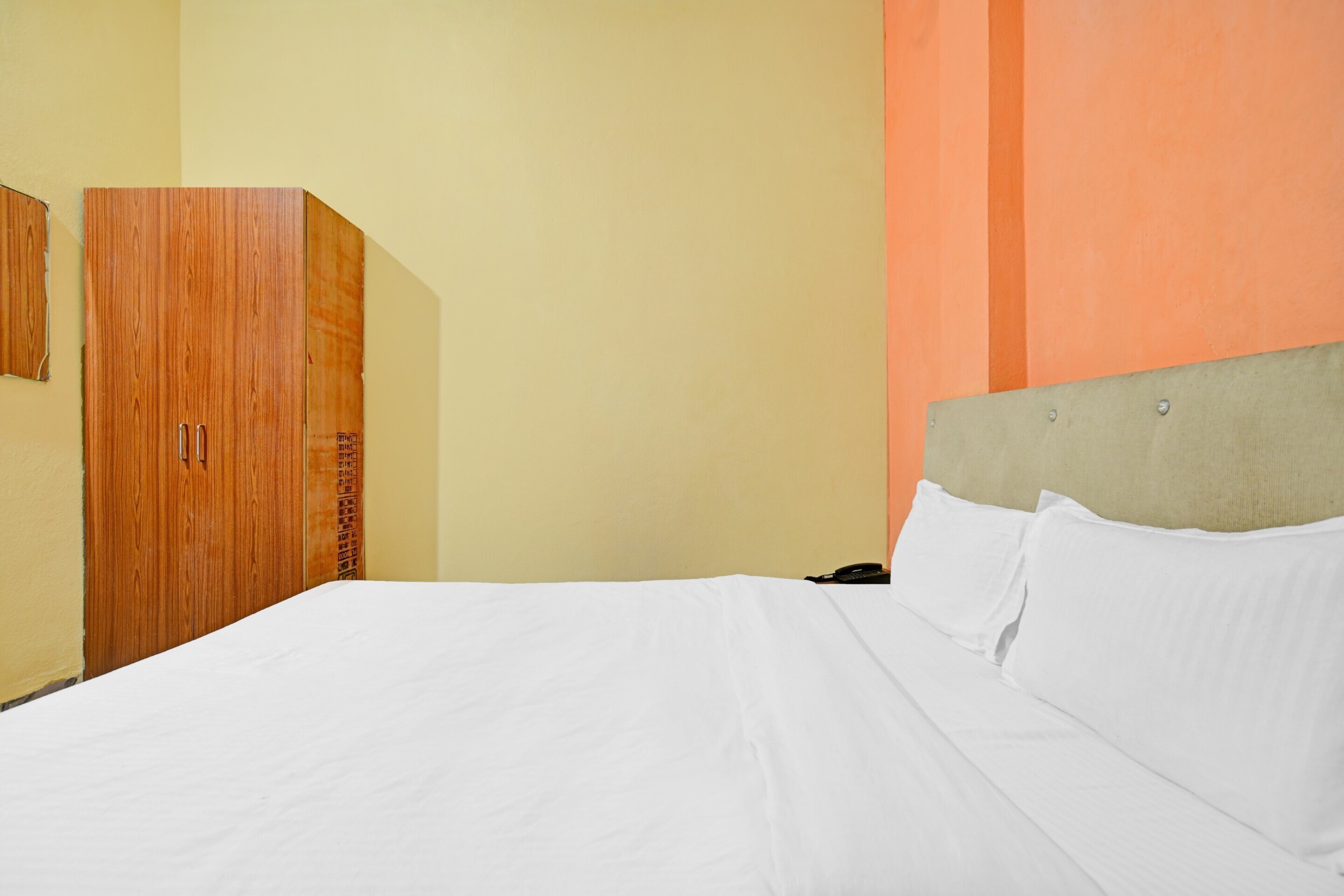 Hotel O Honey Palace In - Tap to explore photos