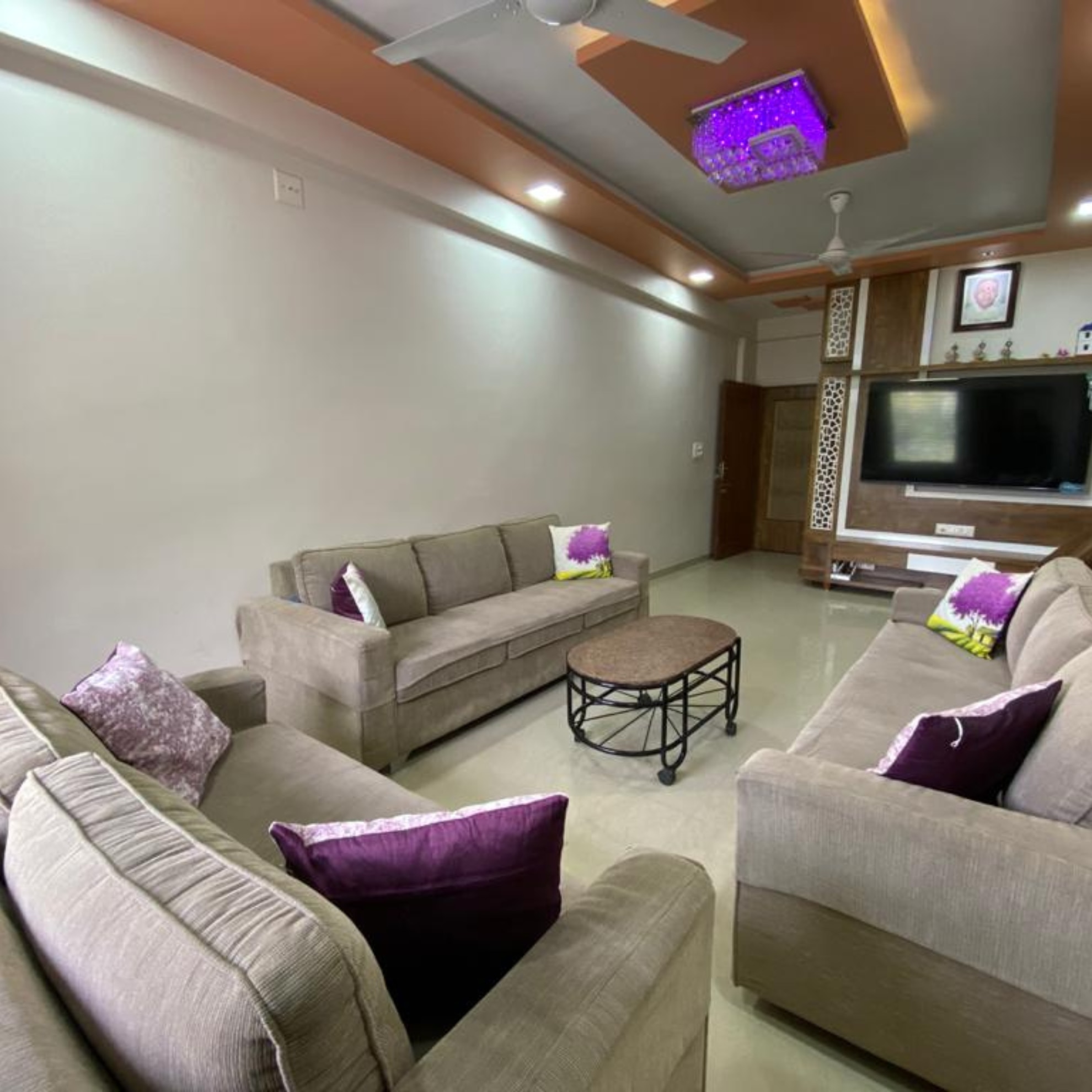 2BHK Fully Furnished Flat Ahmedabad - Tap to explore photos