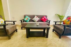 Travelers Home for groups and families, Siliguri